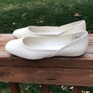 👡 Coldwater Creek Cream Pebble Leather Flats 👡